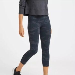 Spanx look at me now camo crop gray sz. S/M women's leggings